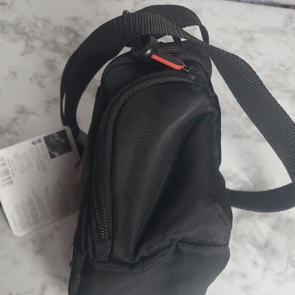 NWT Camera Case by Case Logic - Picture 7 of 11